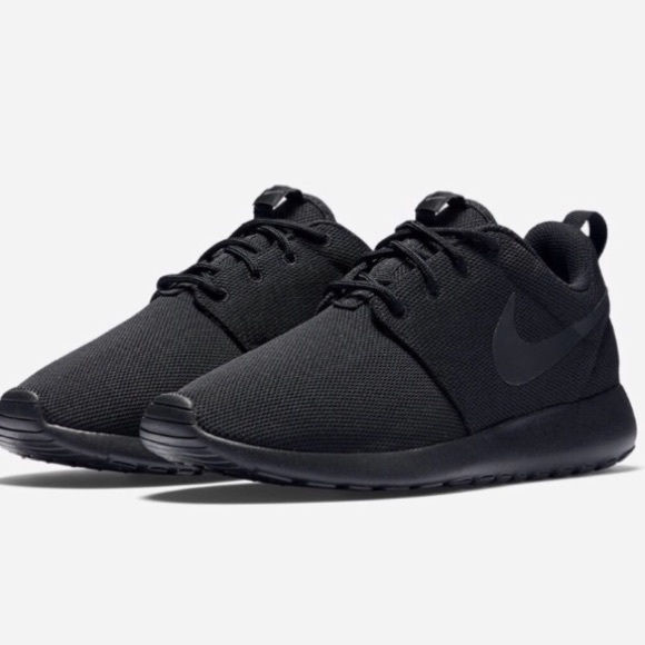 Nike Shoes - NIKE ONE ROSHE SNEAKERS
